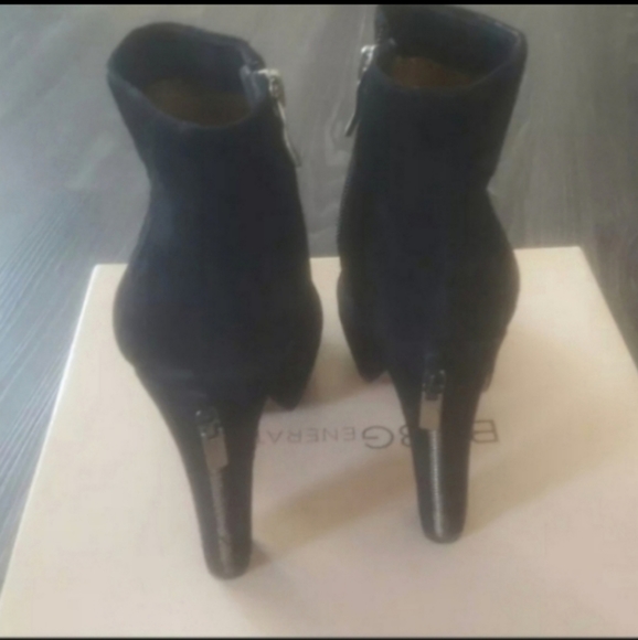 BCBGeneration Joesana Black Suede Ankle Bootie 7.5 - Picture 2 of 4